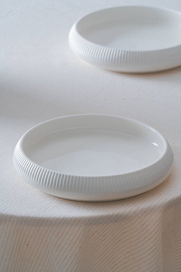 Bianco Perla Porcelain Round Plate - 21 cm