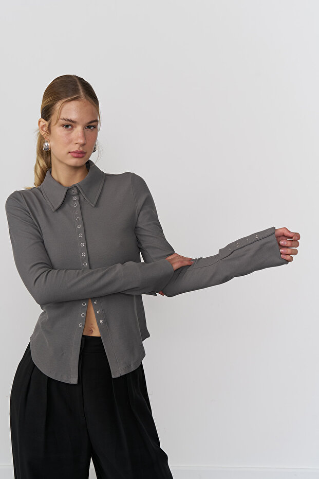 Çıt Çıt Detaylı Örme Gömlek - 1