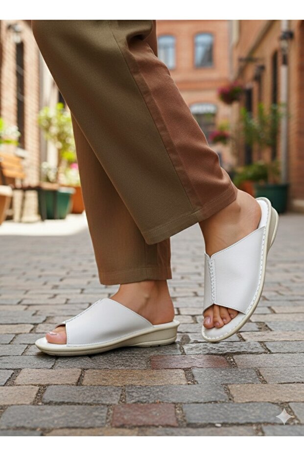 Noble 2005 Zenne White Leather Slippers