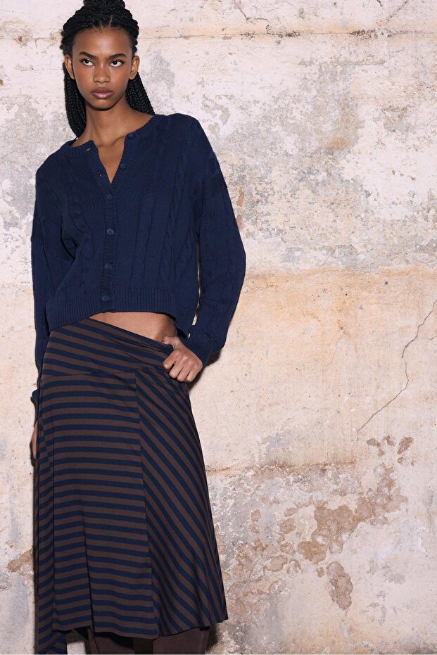 Düğmeli örgü triko hırka - 2