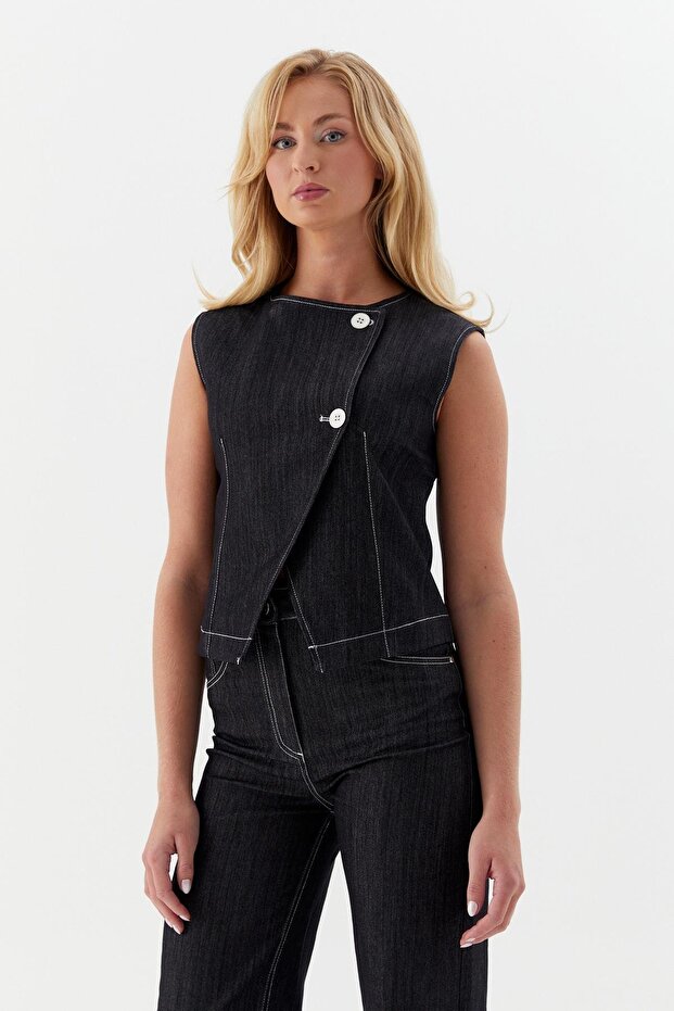 Slim Front Buttoned Vest Black