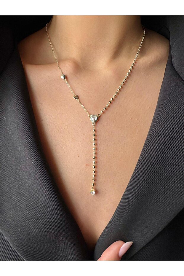 Gold Low-Cut Necklace with Heart Detail