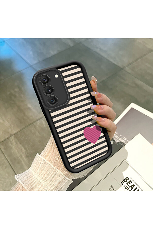 Samsung Galaxy S22 Compatible Black Silicone Heart Pattern Lens Protection Shock Absorbing Flexible Case