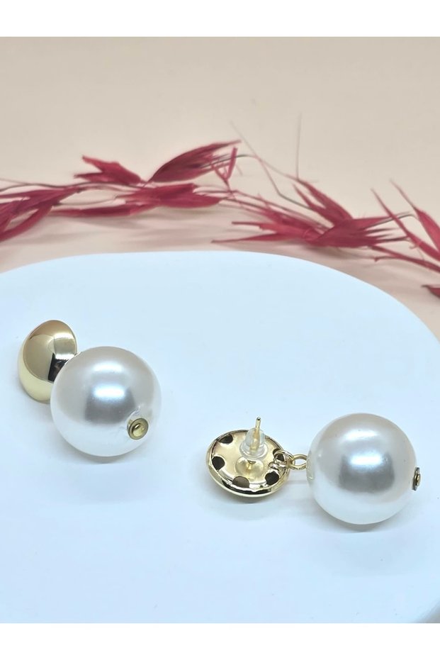 Mira White Ball Earrings