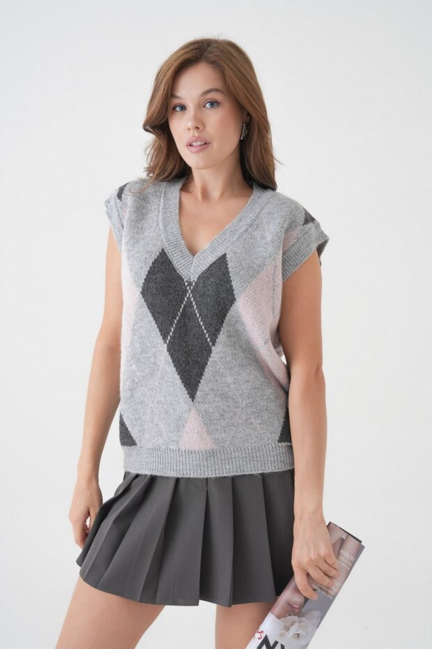 Women's V-Neck Patterned Soft Textured Knitwear Sweater // V8620