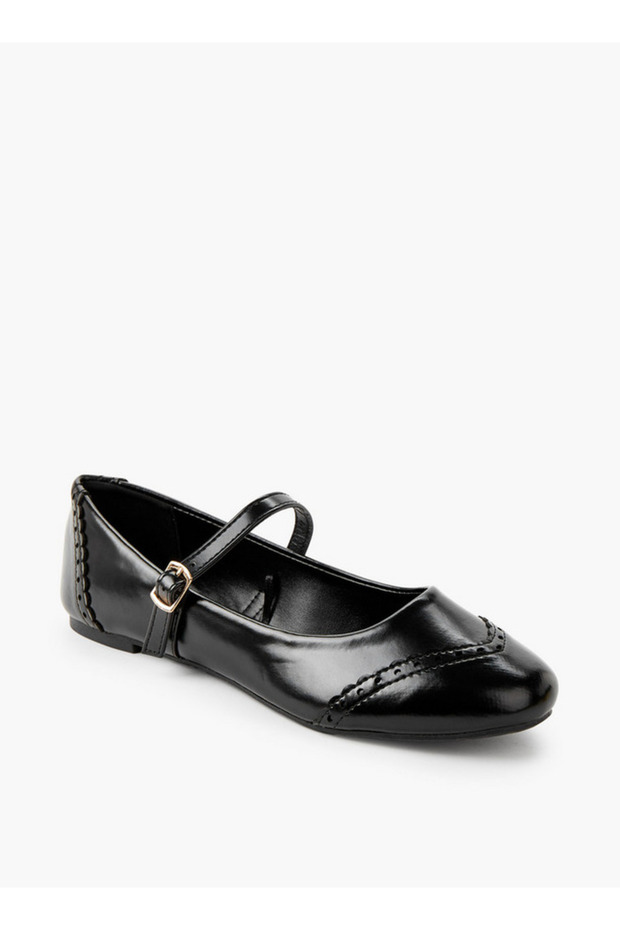 Women Buckle Ballerina