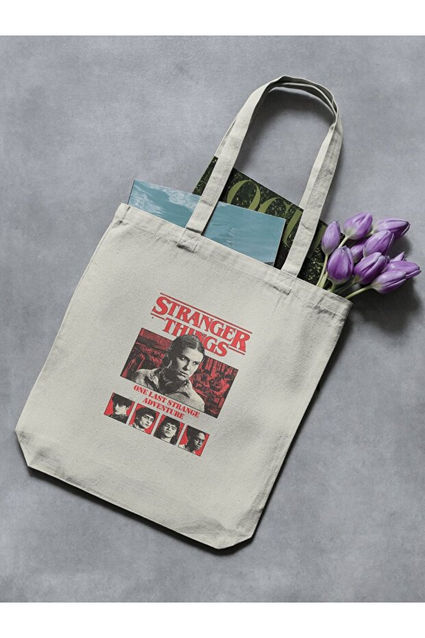 حقيبة يد من القماش على طراز Y2K من Stranger Things