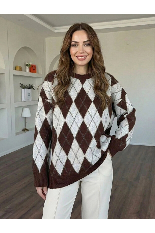 Women's Brown Diamond Patterned Crew Neck Oversized Soft Textured Knitwear Sweater