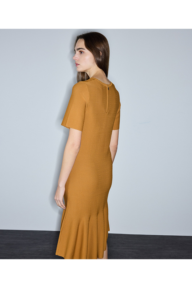 Volanlı triko elbise - 6