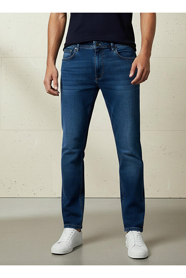 Men Slim Fit Mid-Rise Jeans