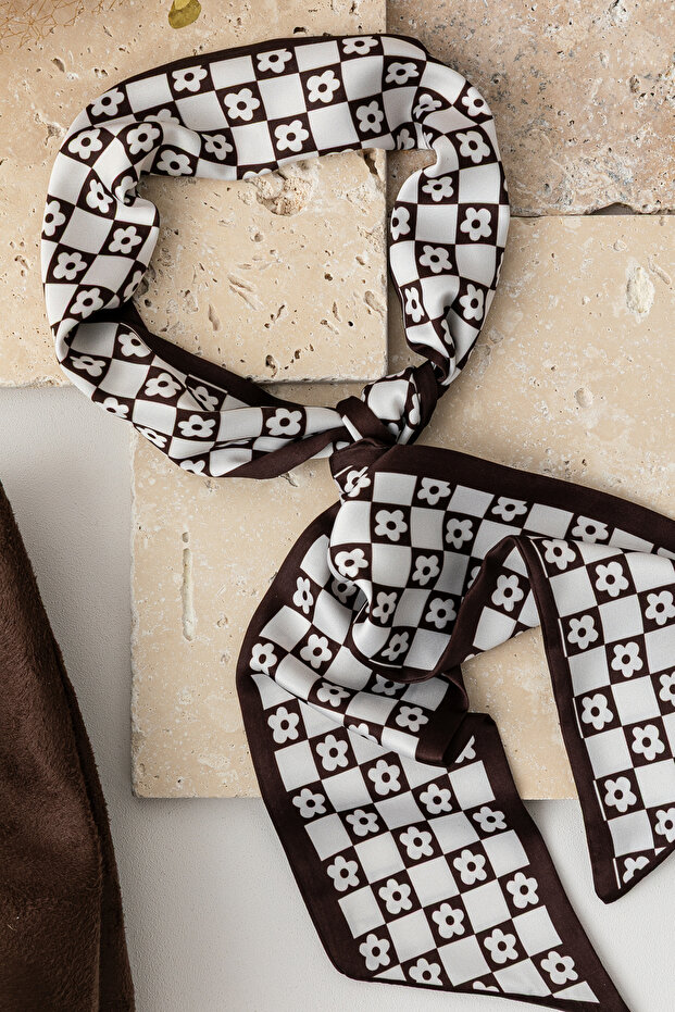 وشاح ربطة عنق أنيق من البابونج - 2