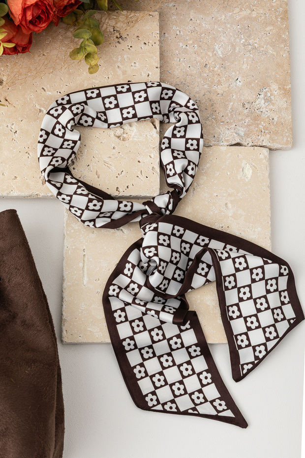 وشاح ربطة عنق أنيق من البابونج - 3