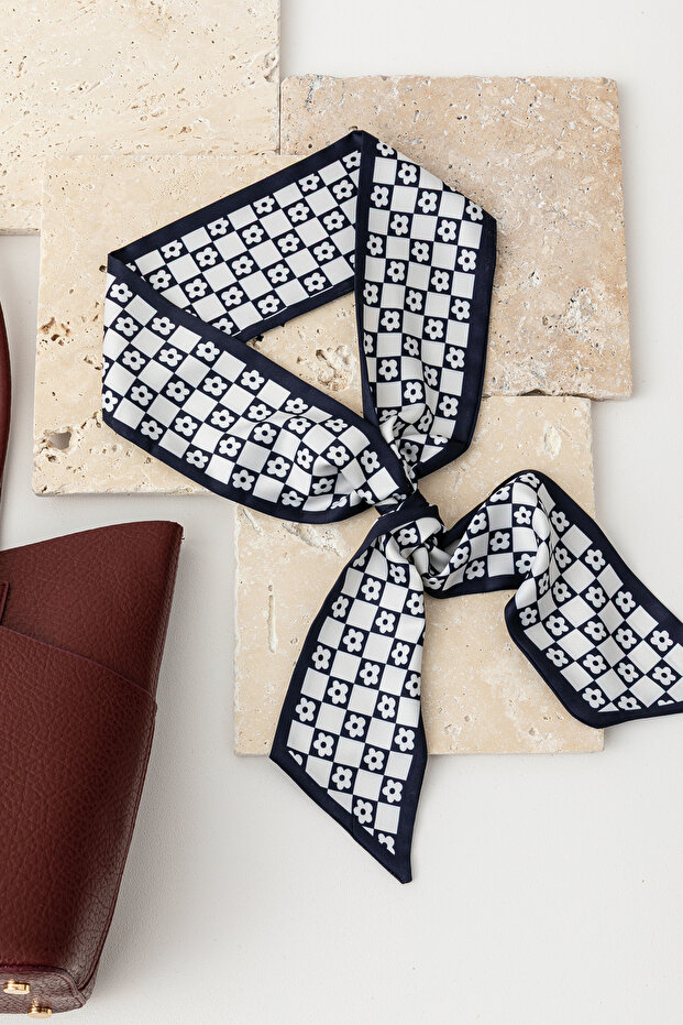 Chic Daisy Tie Scarf - 2