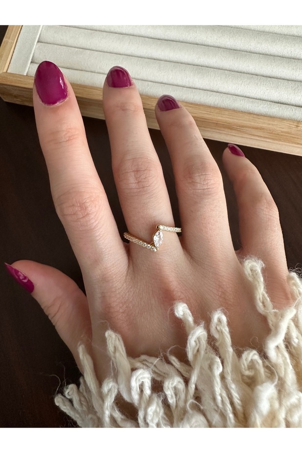 خاتم ذهبي مرصع بالأحجار الكريمة - 4