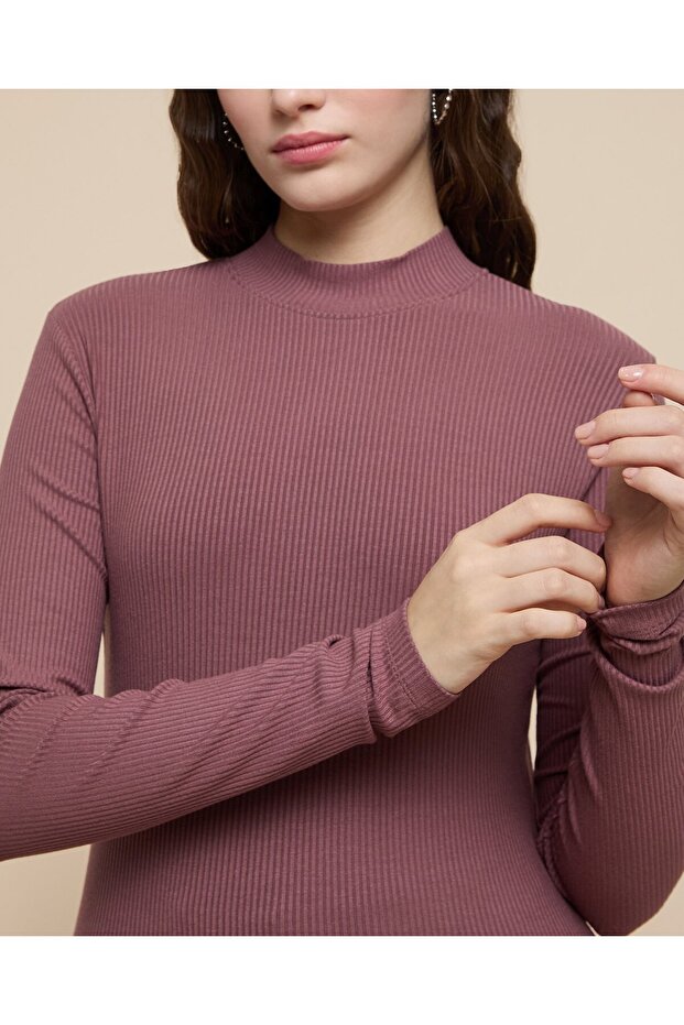 بلوزة سادة بياقة دائرية وأكمام طويلة - 6