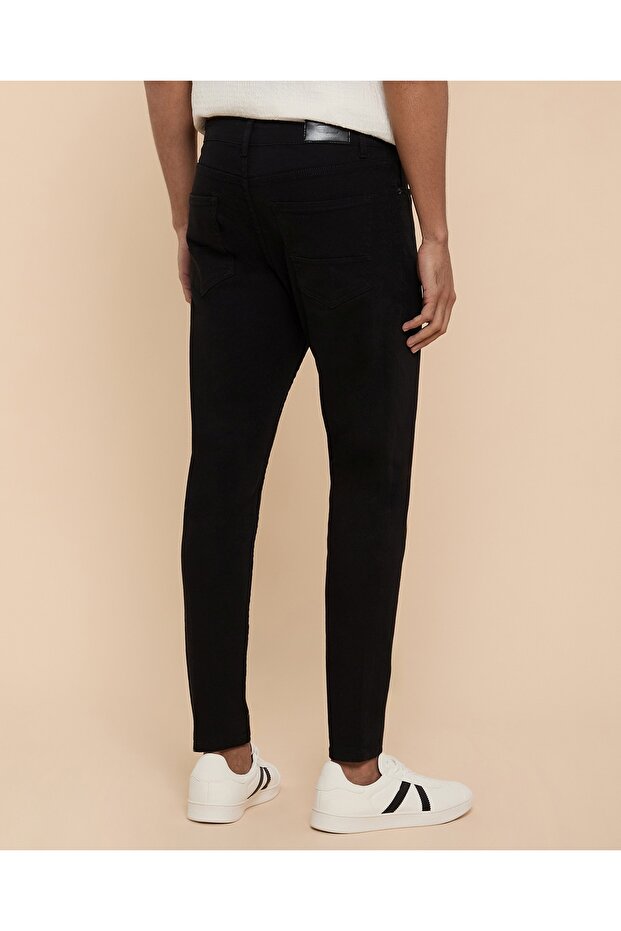 بنطال جينز ضيق سادة مع أزرار للإغلاق - 4