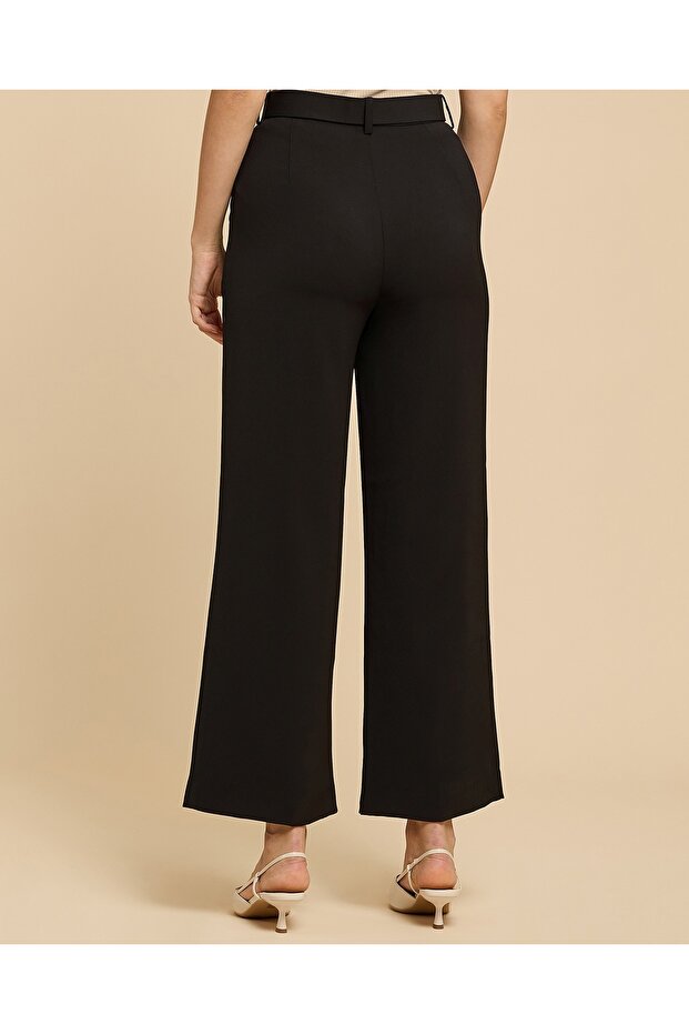 بنطال أرجل واسعة موحد مع إغلاق بأزرار - 4