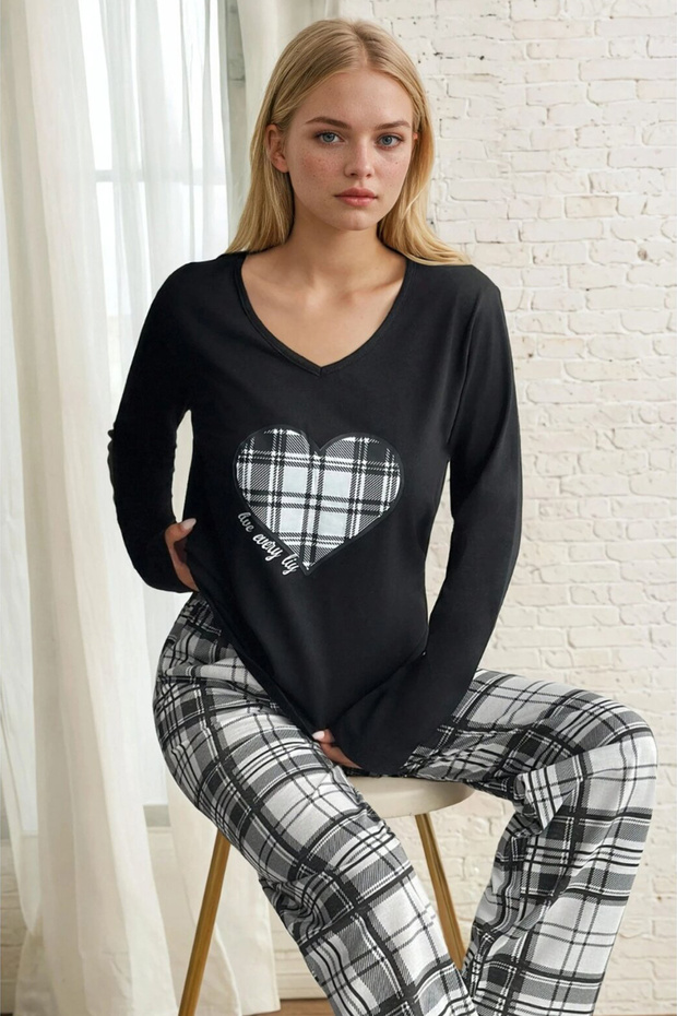 طقم بيجامة بنمط منقوش على شكل قلب مطبوع - 5