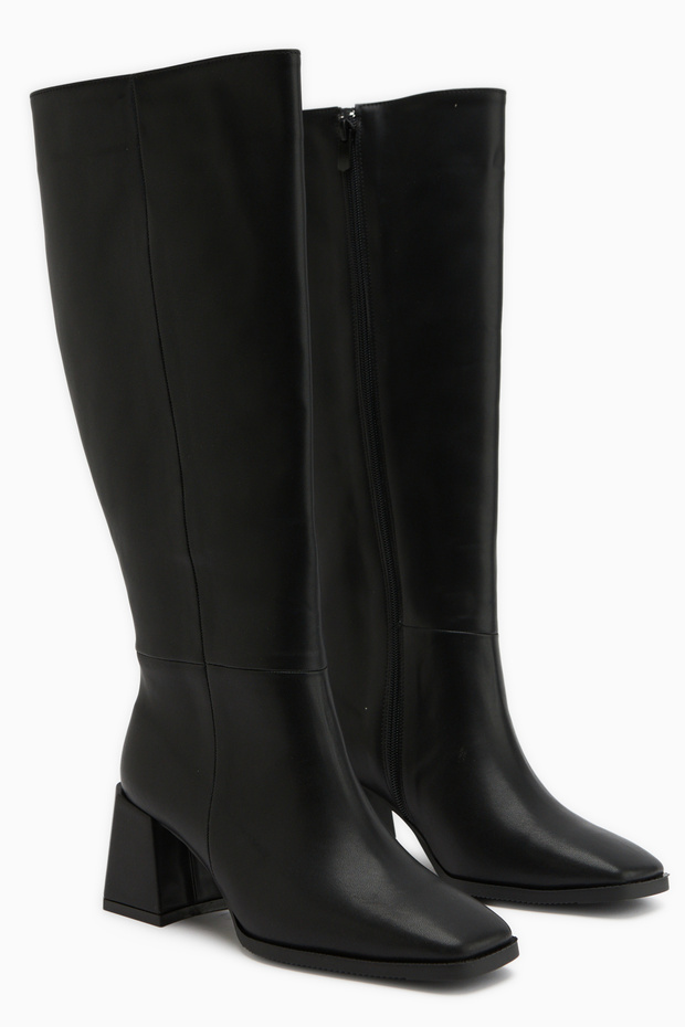 Carima Black Blunt-Toe Women's Boots