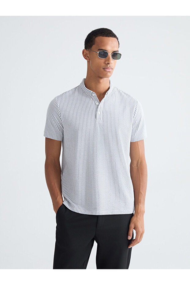 Create your style with uzg store: black notch collar striped men's t-shirt