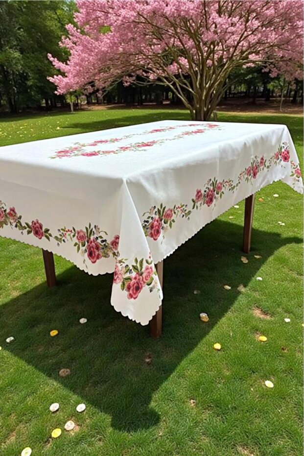 مفرش طاولة غولزار ديرتزي 150×150 سم أبيض