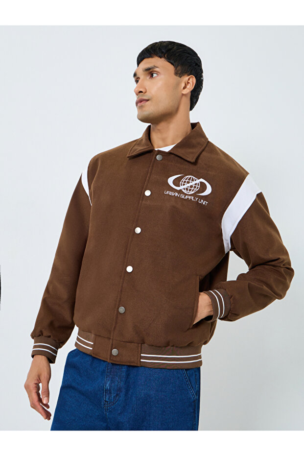 جاكيت رجالي مريح بتصميم رياضي مزين برسومات مرقعة - 3