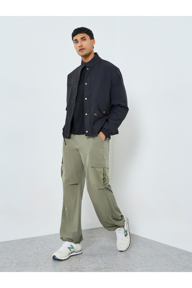 جاكيت رجالي مريح بلون موحد بسحاب - 2