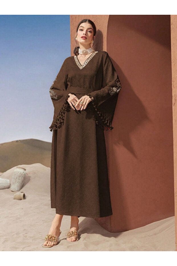 Women Jacquard Jalabiya with Tassel Trim