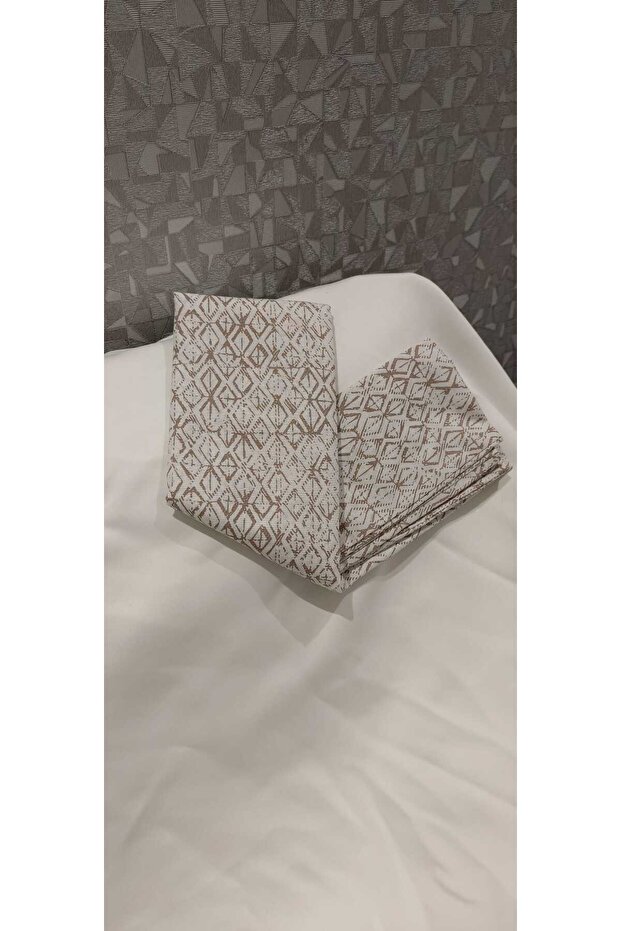 PATTERNED PILLOW CASE - 1