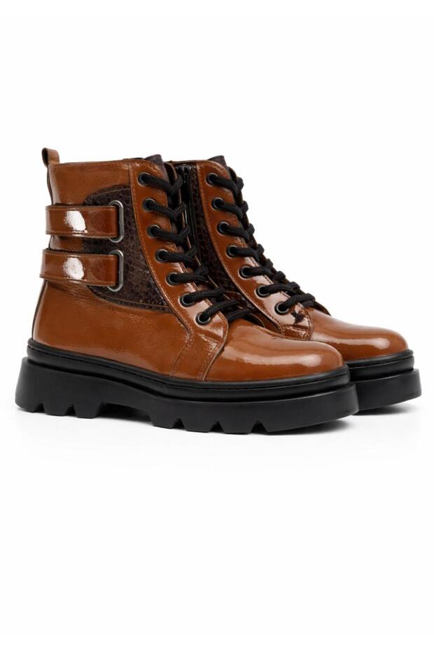 Girl's Cold Weather and Water Resistant Furry Inside Wrinkled Patent Leather Round Toe Black Boots