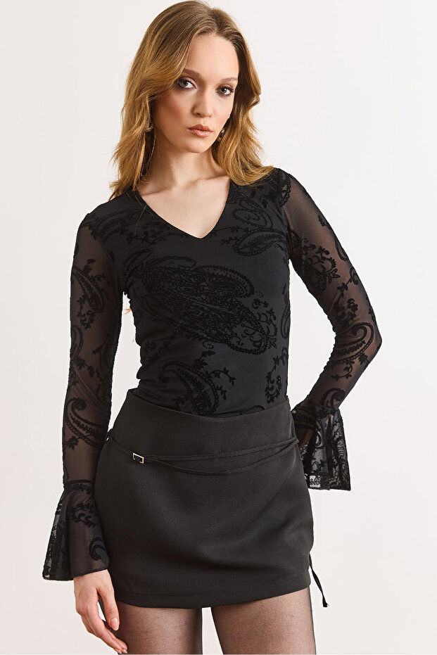 Women's Black Lined V-Neck Spanish Sleeve Blouse Blz-19003202