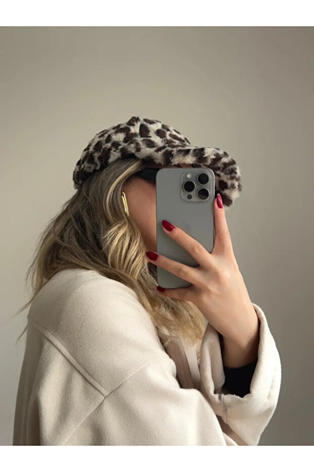 قبعة ناعمة الملمس بنقشة الفهد - 2