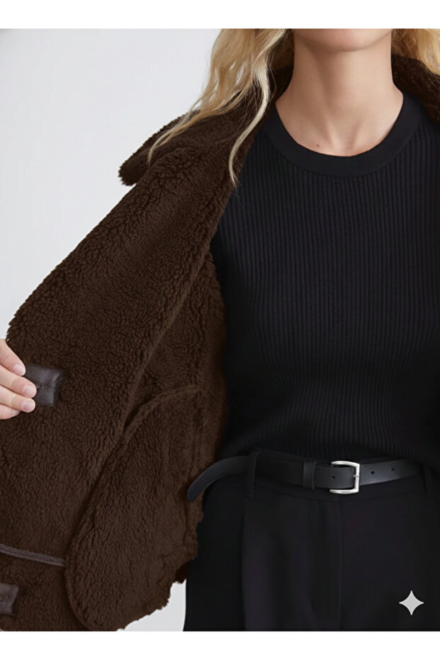 سترة من جلد الغزال بأزرار بنية - 3