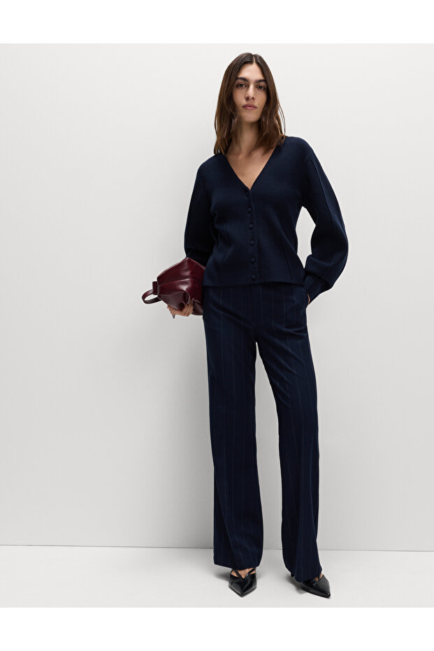 V-Yaka Düğmeli Hırka - 4