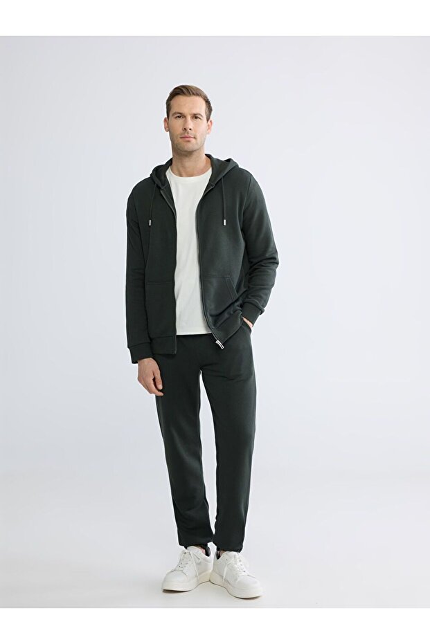 Standard Fit Men's Jogger Sweatpants