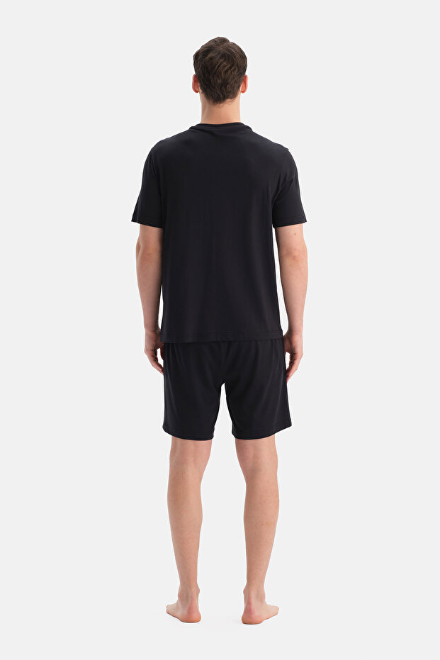 طقم أسود بأكمام قصيرة من ثلاث قطع - 2