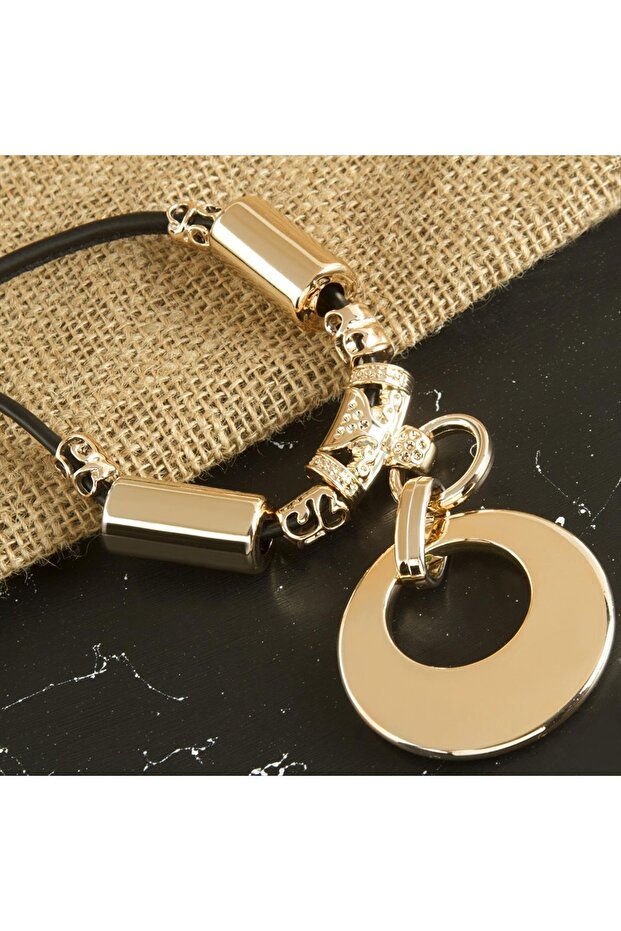 قلادة جلدية مستديرة - 1