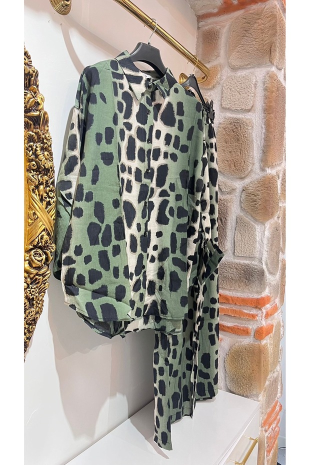 طقم مكون من قطعتين من الكتان بنقشة الفهد - 4