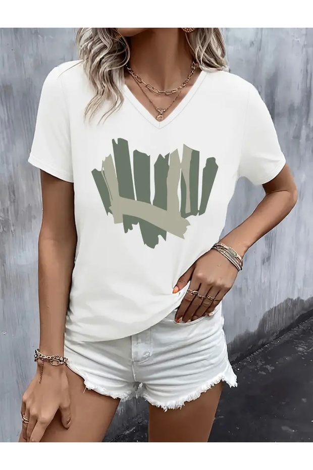 Graphic Heart Printed Women's Oversize V-Neck T-Shirt