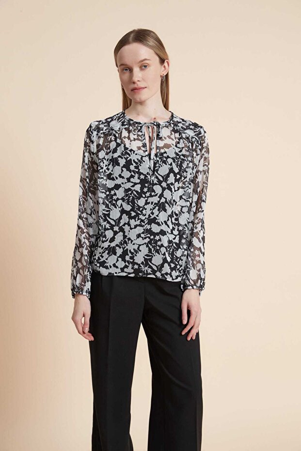 بلوزة طويلة سادة منقوشة بخصر - 2