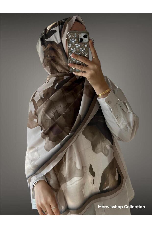 شال ناعم منقوش باللون البيج والكاكي