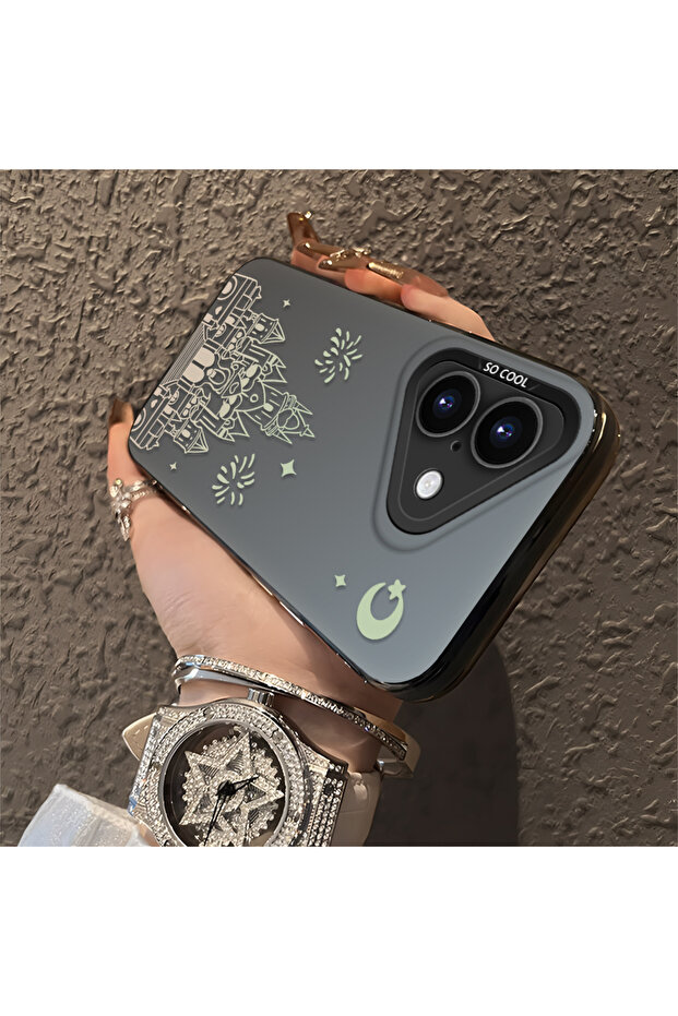 غطاء حماية متوافق مع آيفون 16 مصنوع من السيليكون بحواف صلبة ومضاد للسقوط بنمط قلعة - 3