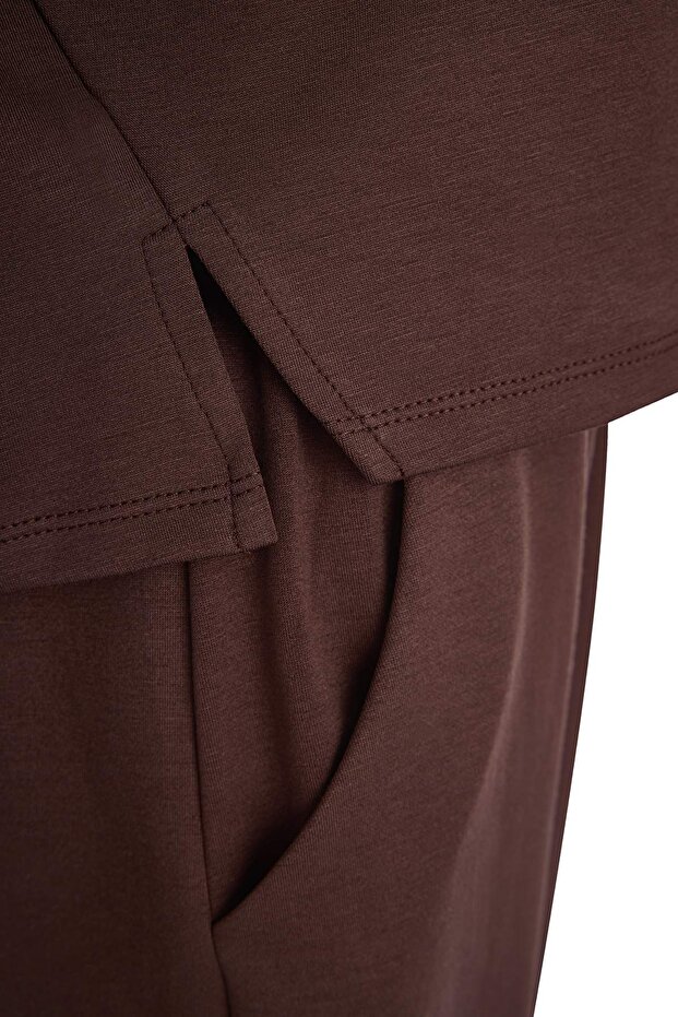 Kahverengi Oversize Dikiş Detaylı Dar Paça Soft Touch Örme Alt-Üst Takım TWOSS26AU00036 - 6
