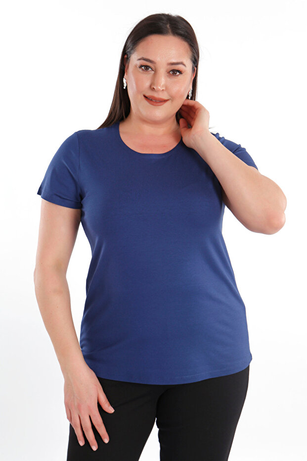 بلوزة تريند42بلس كبيرة الحجم بياقة دائرية أساسية بلون النيلي - 4