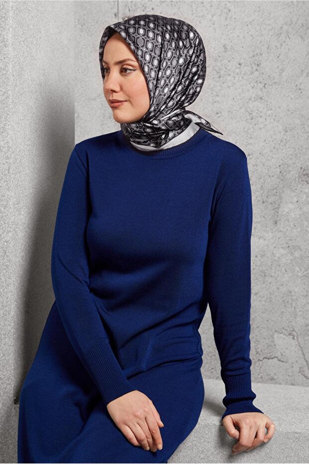 ألفينا وشاح منقوش 8518