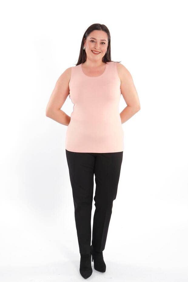 بلوزة أساسية بحمالات عريضة مقاس كبير (تي شيرت) - 4