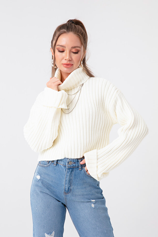Women's Ecru Wide Corded Fabric Neckline Knitwear Crop Sweater