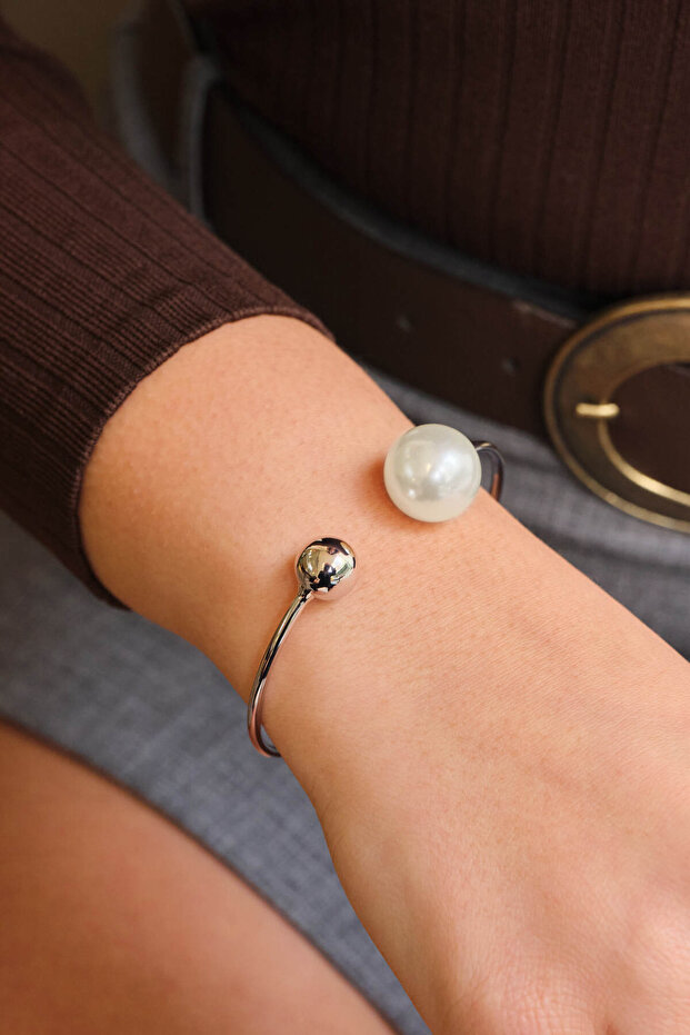 Vip Pearl and Metal Bulk Bracelet Free Size Adjustable Front Size