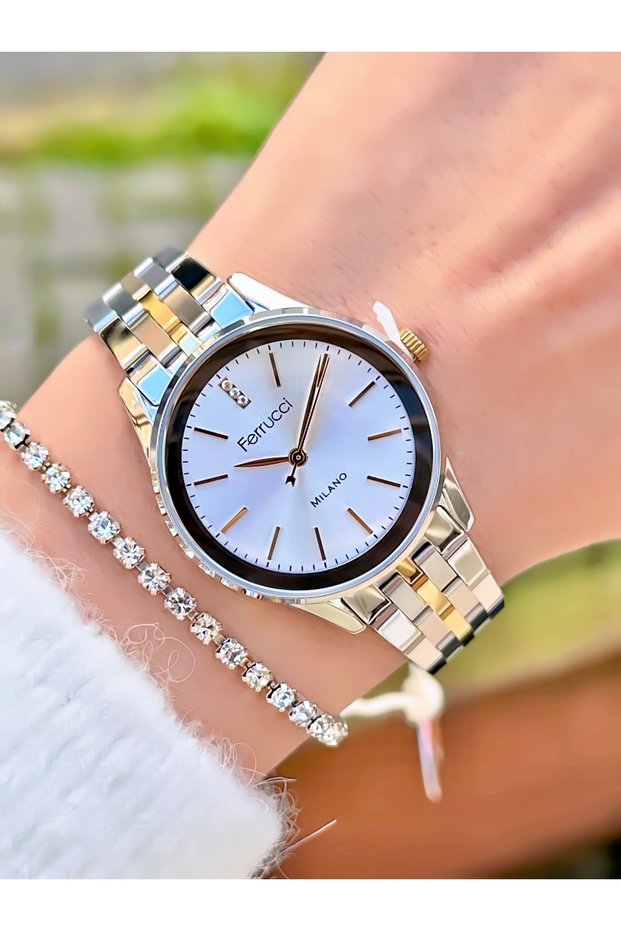 Women's Wristwatch New Model Steel Band Waterproof 2 Years Warranty Bracelet Gift