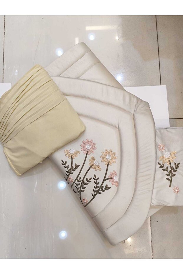 Padded prayer mat set with soft, cool mirrored sheet - 1